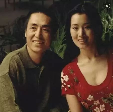 巩俐三次为他流泪,分手后闪婚又离婚,这些年巩俐自暴自弃了