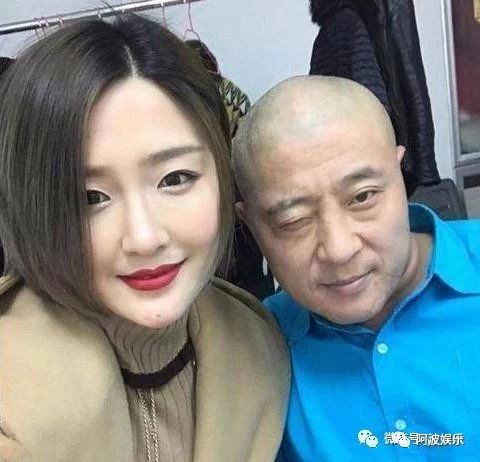 44岁刘小光近照,其貌不扬娶了一个小7岁老婆,独宠娇妻15年
