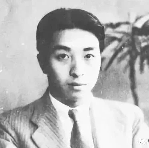 他被誉为“一代歌仙”,其作品被上海七大歌后争相演唱,首首成为时代经典