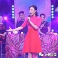 陈思思温情演绎《春暖花开》,“最美女老师”的大爱之情!