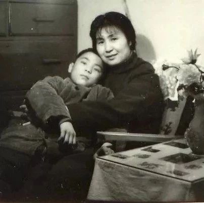 屠洪刚与母亲“隔空对唱”经典歌曲《九九艳阳天》,背后的故事催人泪下