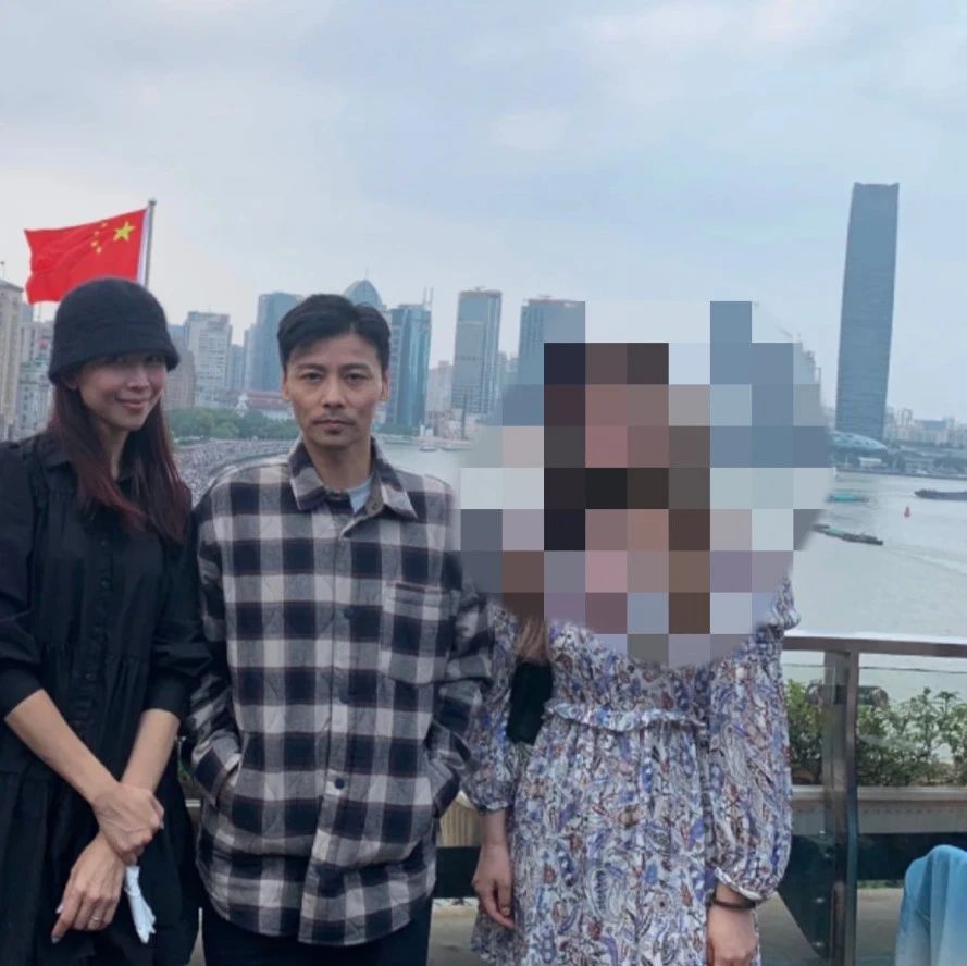 蔡少芬陈浩民两家出游,张晋忙给小儿子拍照,却遭扭头不理好心酸