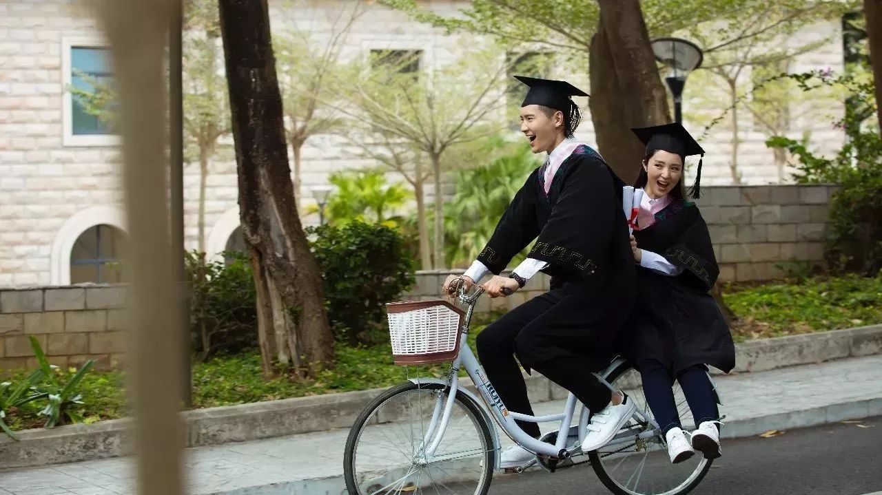 董璇,高云翔也来三亚学院拍戏啦!