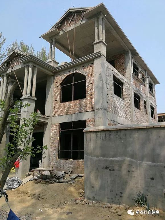 80后菜鸟建房回乡,56万建豪华别墅,在当地却农村中等别墅?三只是层80小水平平方图片
