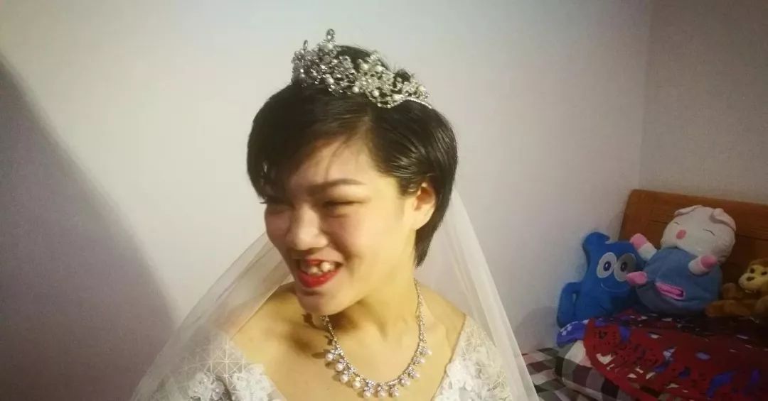 小啰啰和蓉儿主持婚礼,是时候送上你的祝福啦!