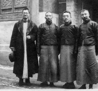 1920年,蒋梦麟,蔡元培,胡适与李大钊合影