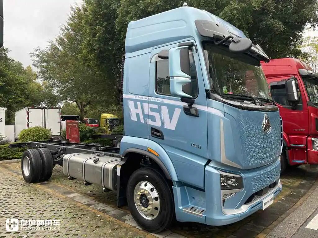 一键启动+自动挡，这辆乘龙H5V的配置，堪称6.8米载货车天花板