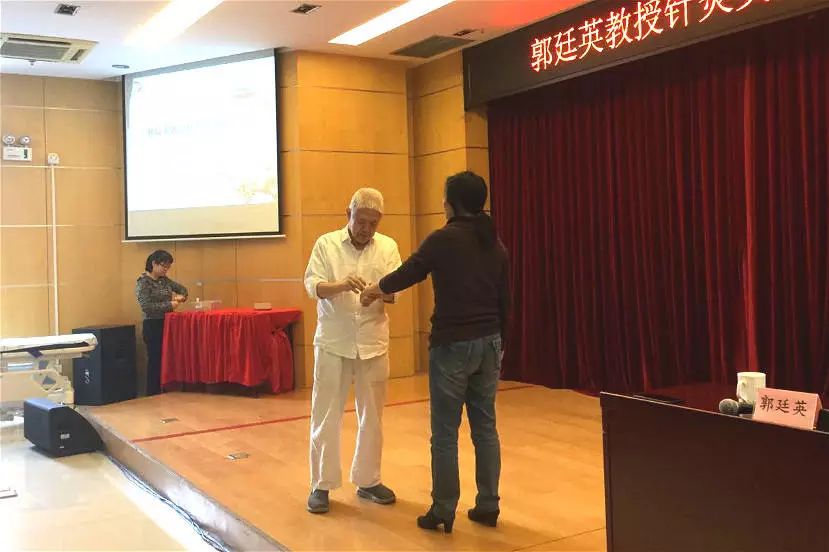郭廷英教授"针灸实践经验分享"讲座广受学员欢迎