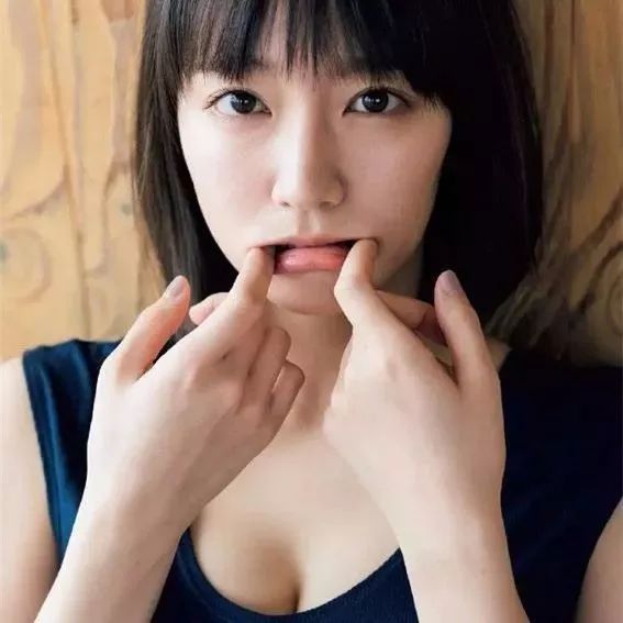 吉冈里帆 | 这个清纯又性感的小姐姐正翻了!