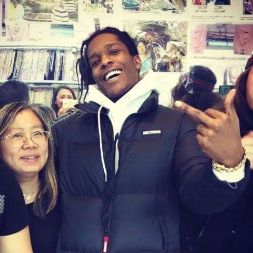 A$AP Rocky和吴亦凡都要在这个纽约华人阿姨的珠宝店消费10万美元