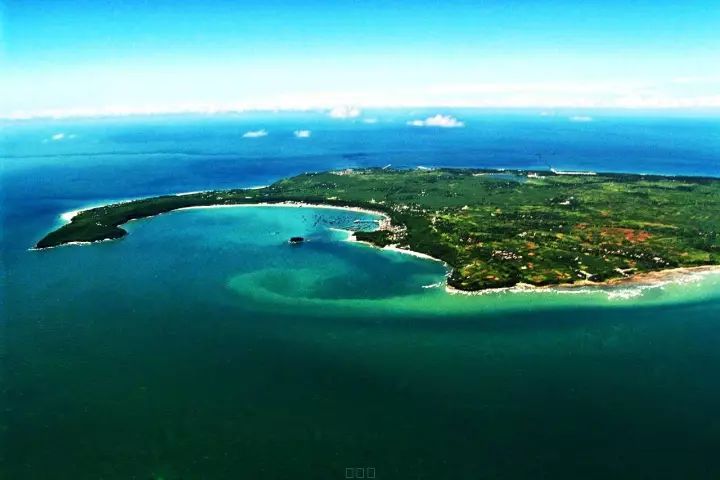 北海市正南面21海里的海面上,是广西最大的海岛,也是中国最年轻的火山