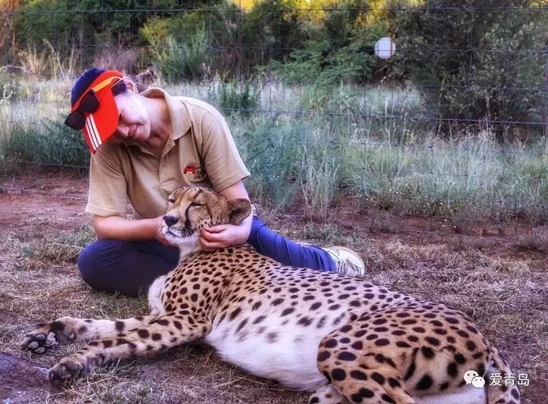 青岛女孩旅行航拍大片 美哭了这个世界