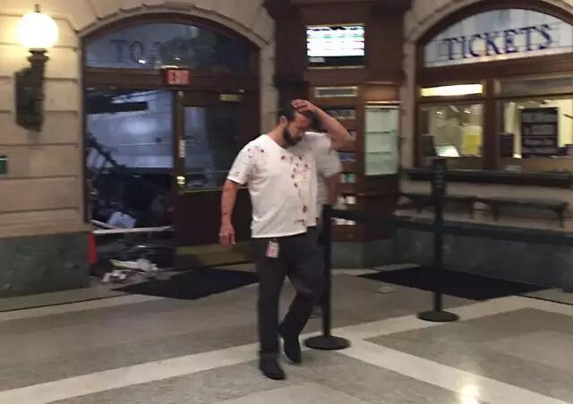 (图片来源于：《纽约日报》，版权属于Twitter用户coreyfuttdesign)