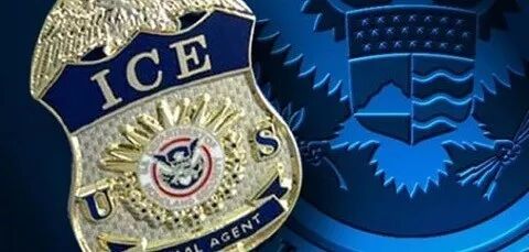 图为ICE执法徽章