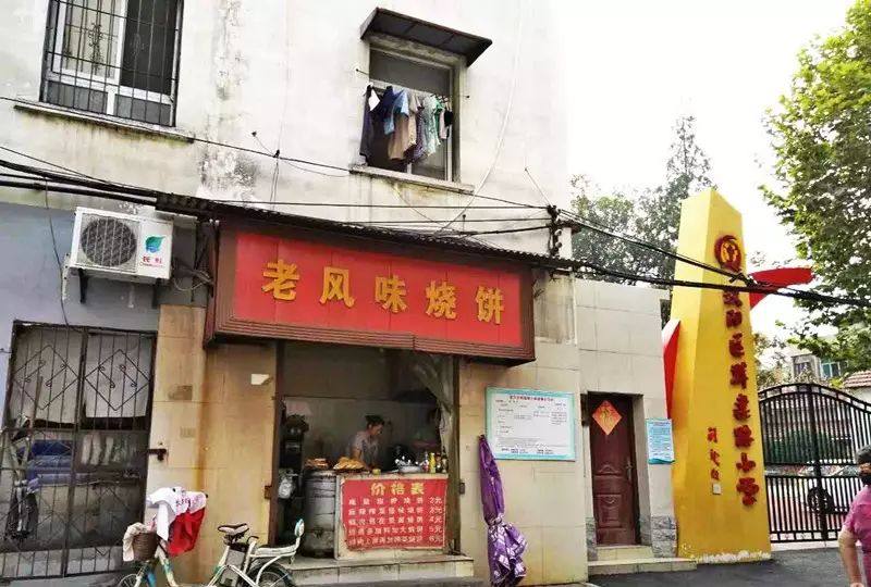 武汉这些小店破破烂烂,居然有一大堆的老饕竞相排队!