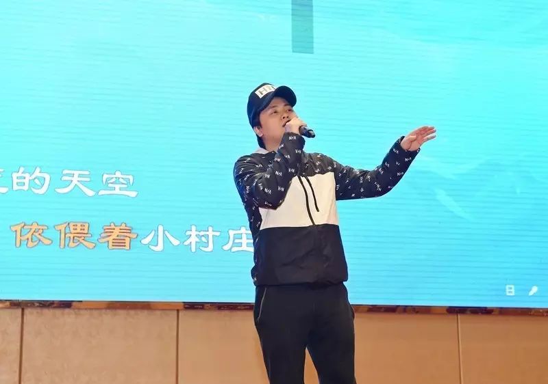 郑源 演唱:《小村之恋》