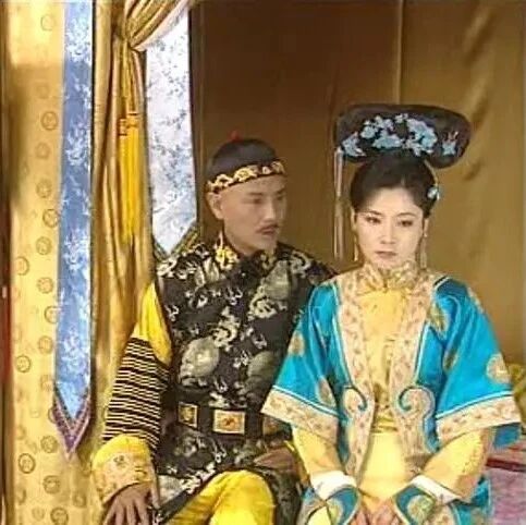 海兰珠年龄大又二婚，皇太极为什么独宠她，而无视有才华的孝庄？