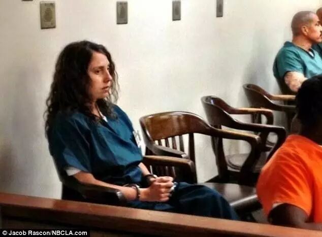 【警世】女教师性侵16岁男生后怀孕产子,男生获赔4000万元-怀孕期