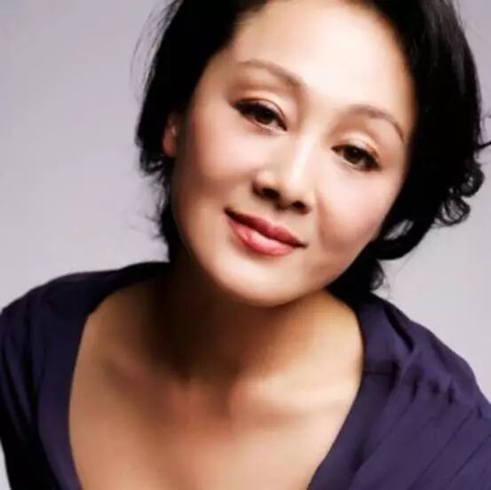 《阅读·阅美》王姬:时光能带走的只是容颜,带不走我坚强的心