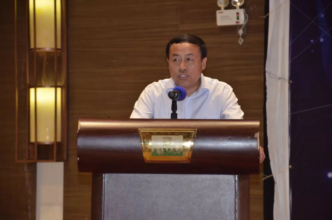 凯里:黔东南州首届"杰出青年企业家"颁奖典礼落下帷幕