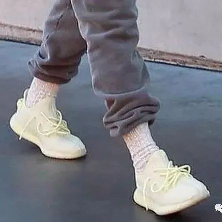 Kanye West 上脚 350V2 新配色