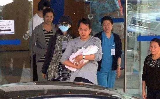 大红大紫时息影结婚,38岁陈好近照曝出,网友:还我当年的万人迷!