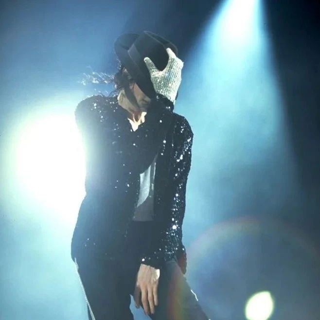 迈克尔·杰克逊——人间最大、最亮、最闪、最善良的星!