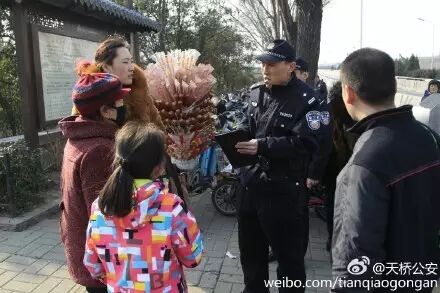 警察在街上到处“溜达”有什么用？官方回应亮了