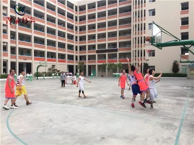 激烈| 澄海职教vs集贤中学,教工篮球友谊赛