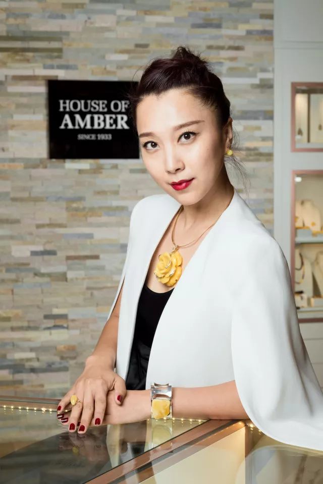 首届迪拜Miss Amber揭晓