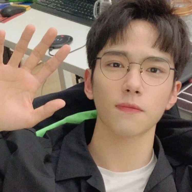 余承恩无水印高清壁纸