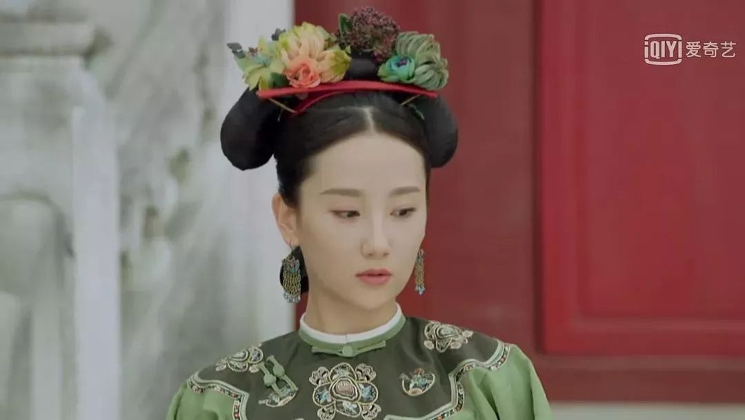 清朝满族妇女的发髻样式?