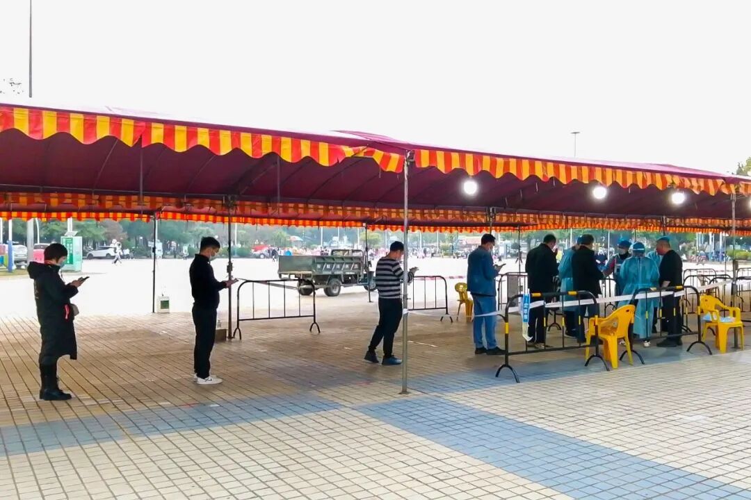 众志成城合力构筑疫情防控的铜墙铁壁