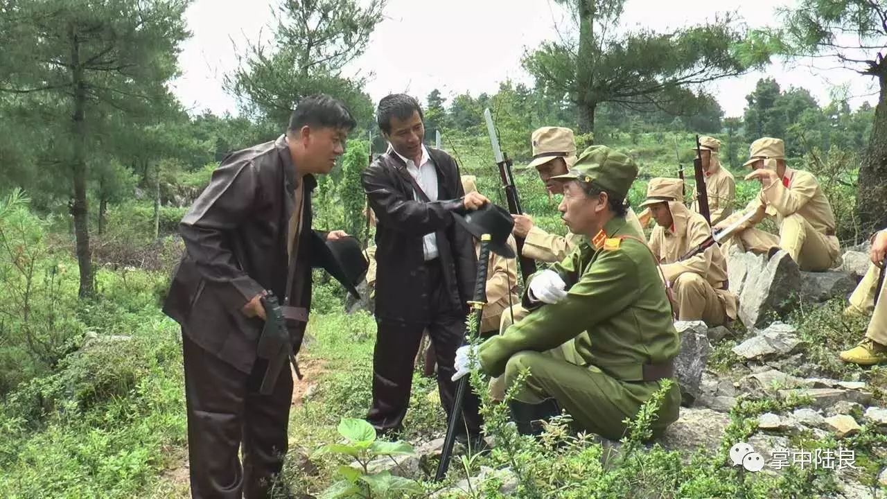 微电影以抗日战争时期为背景,鬼子进村扫荡,要找到并清除八路军后方