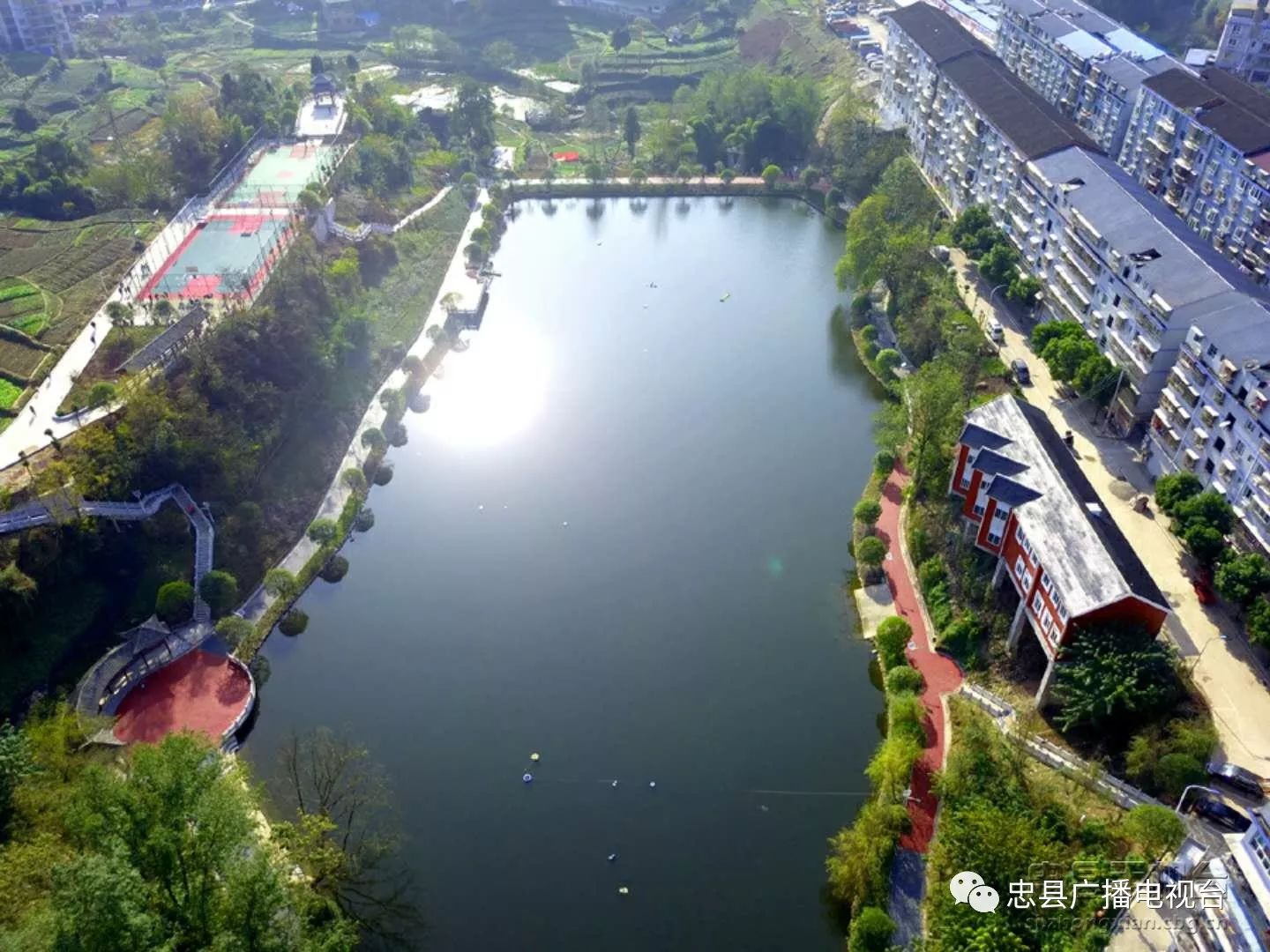 【一兴四美 七彩大地】忠县建成一大型乡镇公园:拔山蓝湖公园
