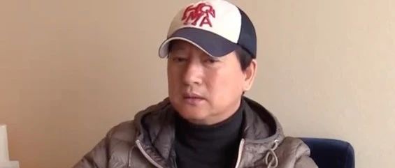 郑爽爸爸录视频道歉，却仍然在为女儿开脱，称两年前就争夺抚养权？