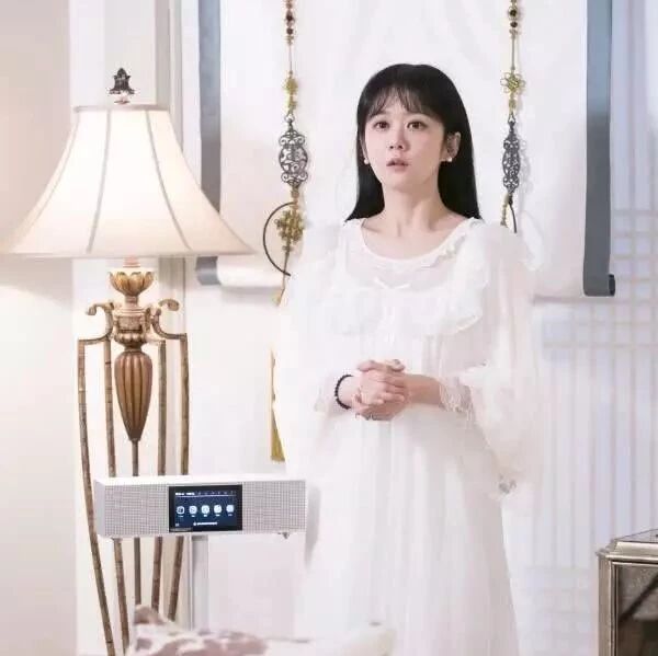 37岁的张娜拉新剧反响不错,剧中的她清新甜美如当初