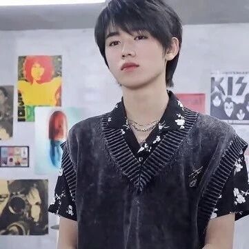 宋亚轩古装造型曝光,翩翩少年温如玉,你期待宋亚轩演戏吗?