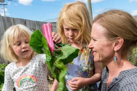 她周日结婚,周三怀孕,周五便成寡妇!如今两个女儿快乐成长!-怀孕期