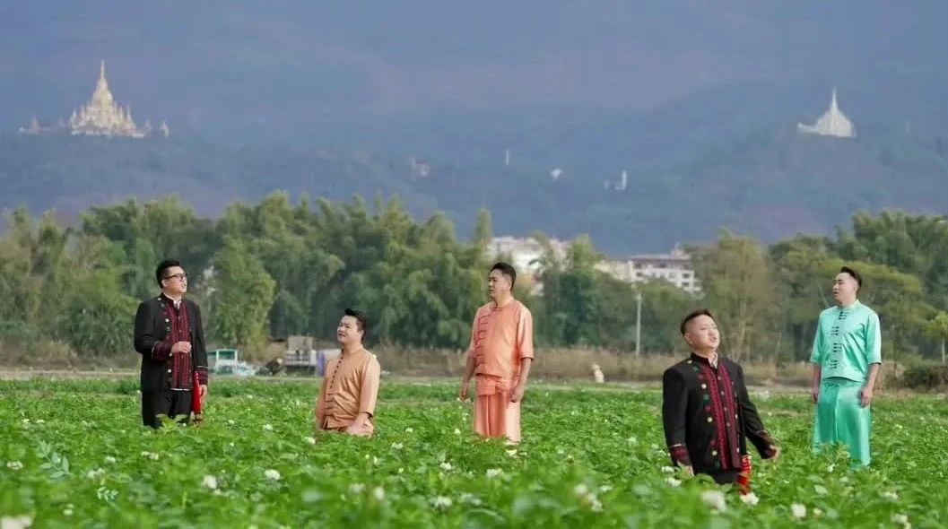 收录于合集⭐谷雨，男声五重唱《又见炊烟》，唱出最美的春天！