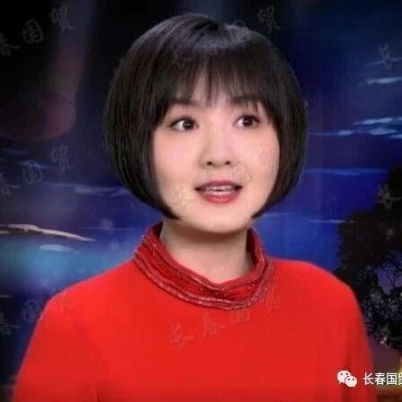 38岁蒋小涵近照,端庄大方气质好,昔日童星已结婚生子