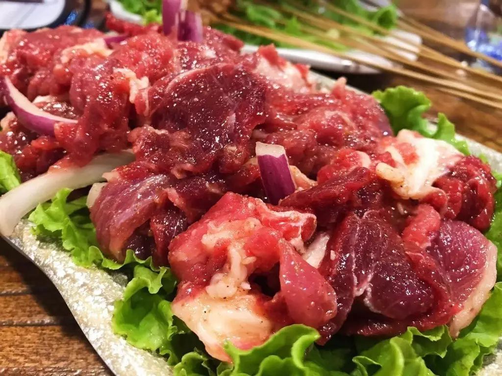 「 齐市拌肉 」