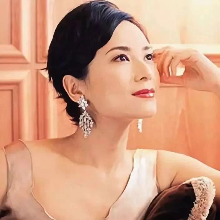 TVB最美港姐,曾做小三自毁星途!如今生活美满,丈夫是知名导演武艺高强!