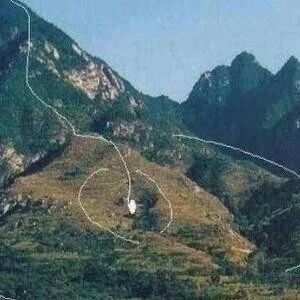 “同山同向同坑埋，明师葬下出壬候”