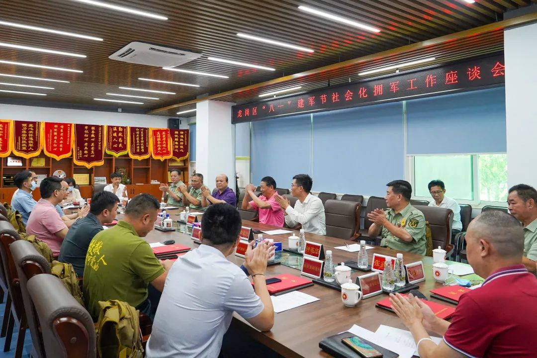 龙岗区双拥办主任,退役军人事务局局长康爱民,区退役军人服务中心主任