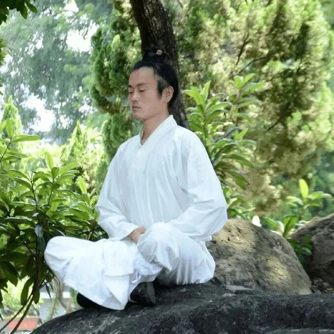 静坐行功的步骤与方法：进入真静，自动运转周天，并在定中结丹！