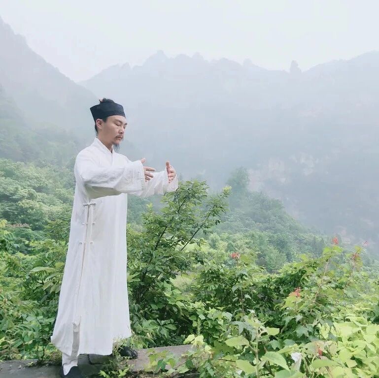 行步吐纳法：可自然纳气的功法，在行走之中吐纳！