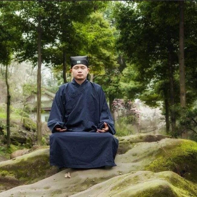 打坐时的“两个诀窍”，让你久坐腿不麻！