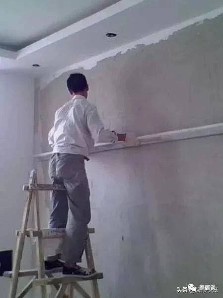 久洲地板：木地板怎么固定在墙上？这么做实用又美观