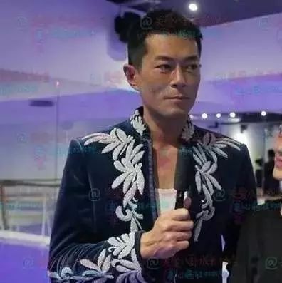 47岁古天乐新恋情被曝光,没想到女友竟是她,两人互动超宠溺!